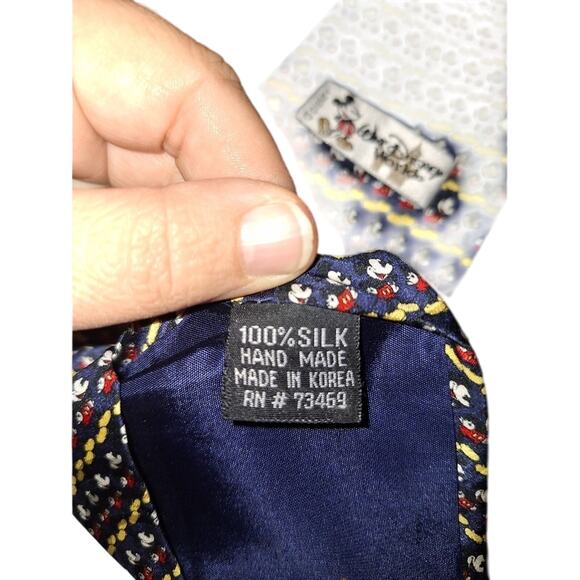 Men's Walt Disney World Mickey Mouse 100% Silk Tie Vacation Business Casual - Picture 3 of 3